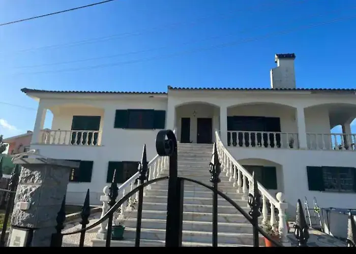 Brisa Bright Retreat Near The Beach! *