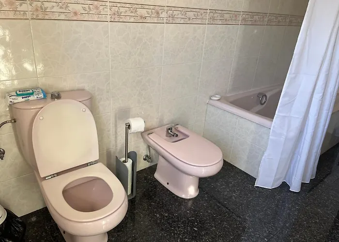 Brisa Bright Retreat Near The Beach! Bed & Breakfast